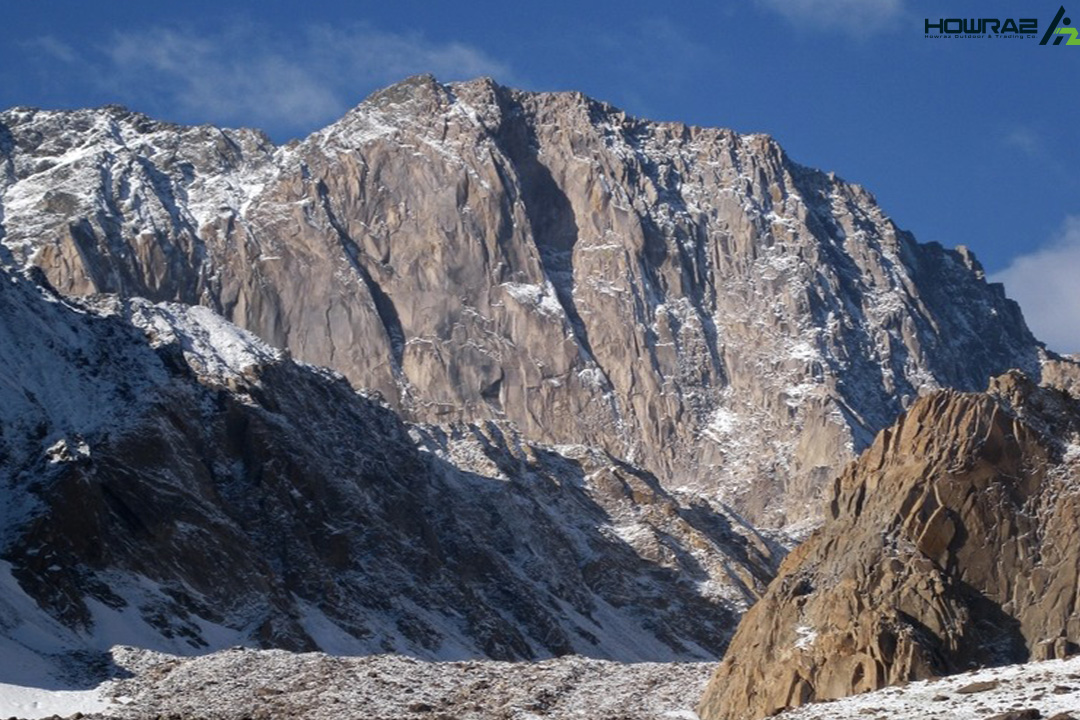 علم کوه کجاست؟