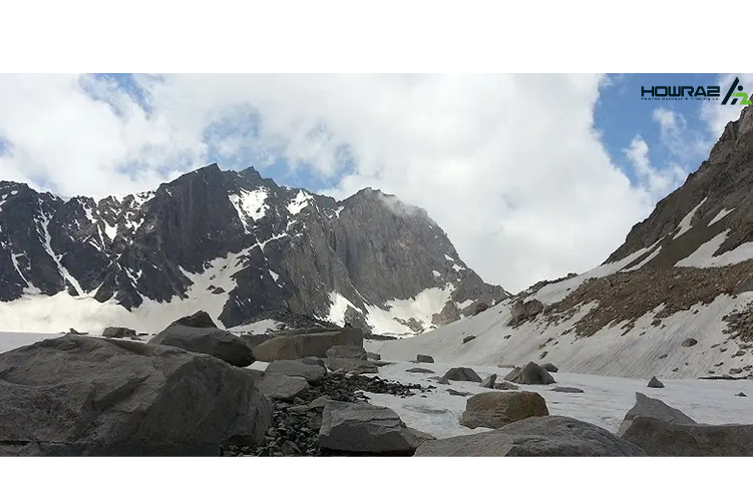 علم کوه دقیقا کجاست؟